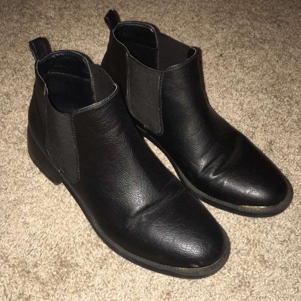 ⚠️EVERYTHING MUST GO⚠️ Black Ankle Booties